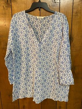 BluThreads Blue & White Geometric V-Neck Tunic